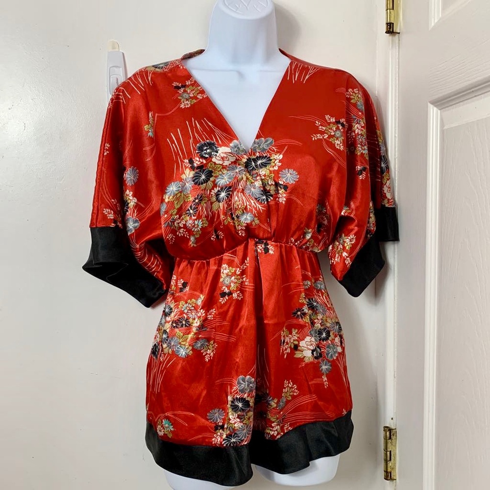 Forever Women’s  blouse Top SZ red Multicolor.....